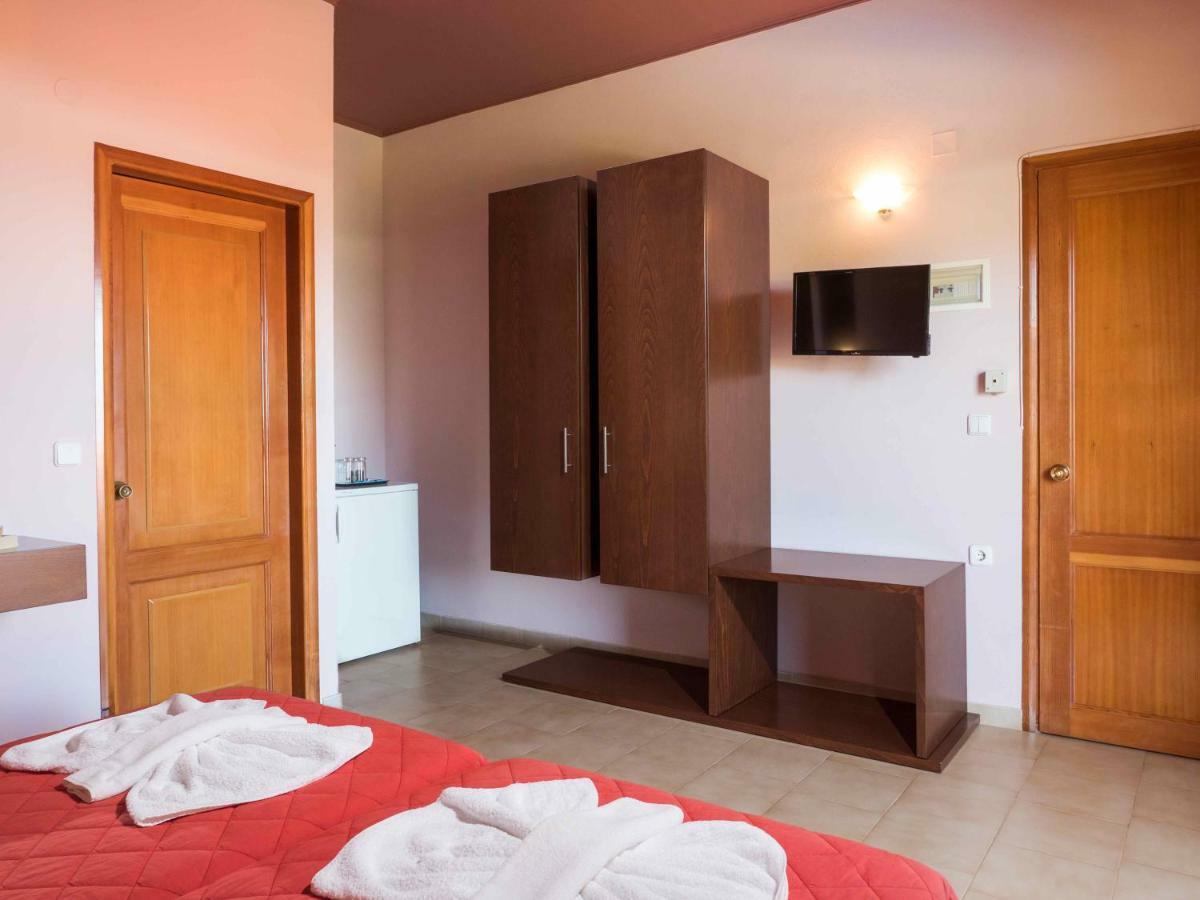 Petritos And Apartment Phalasarna